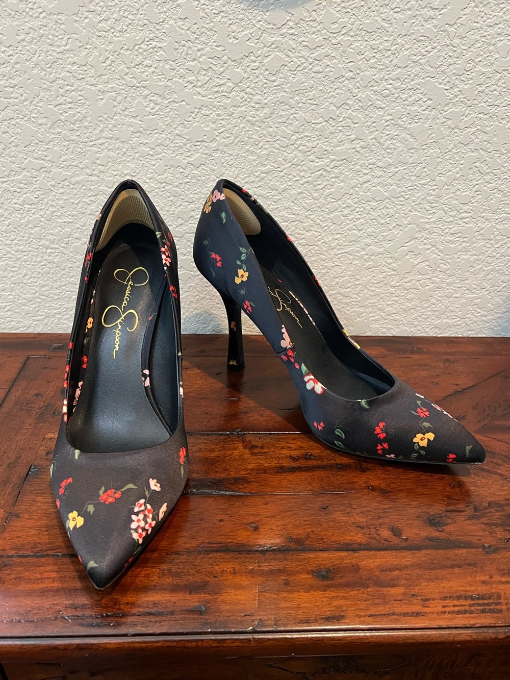 Jessica Simpson Black Floral Pointed Heels